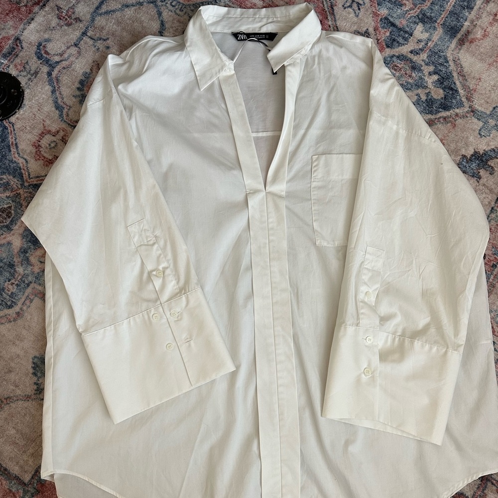 Oversized women’s Zara white shirt